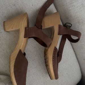 RARE Bryr Handmade in Spain Brown Leather Ankle Strap Wood Clogs Heel